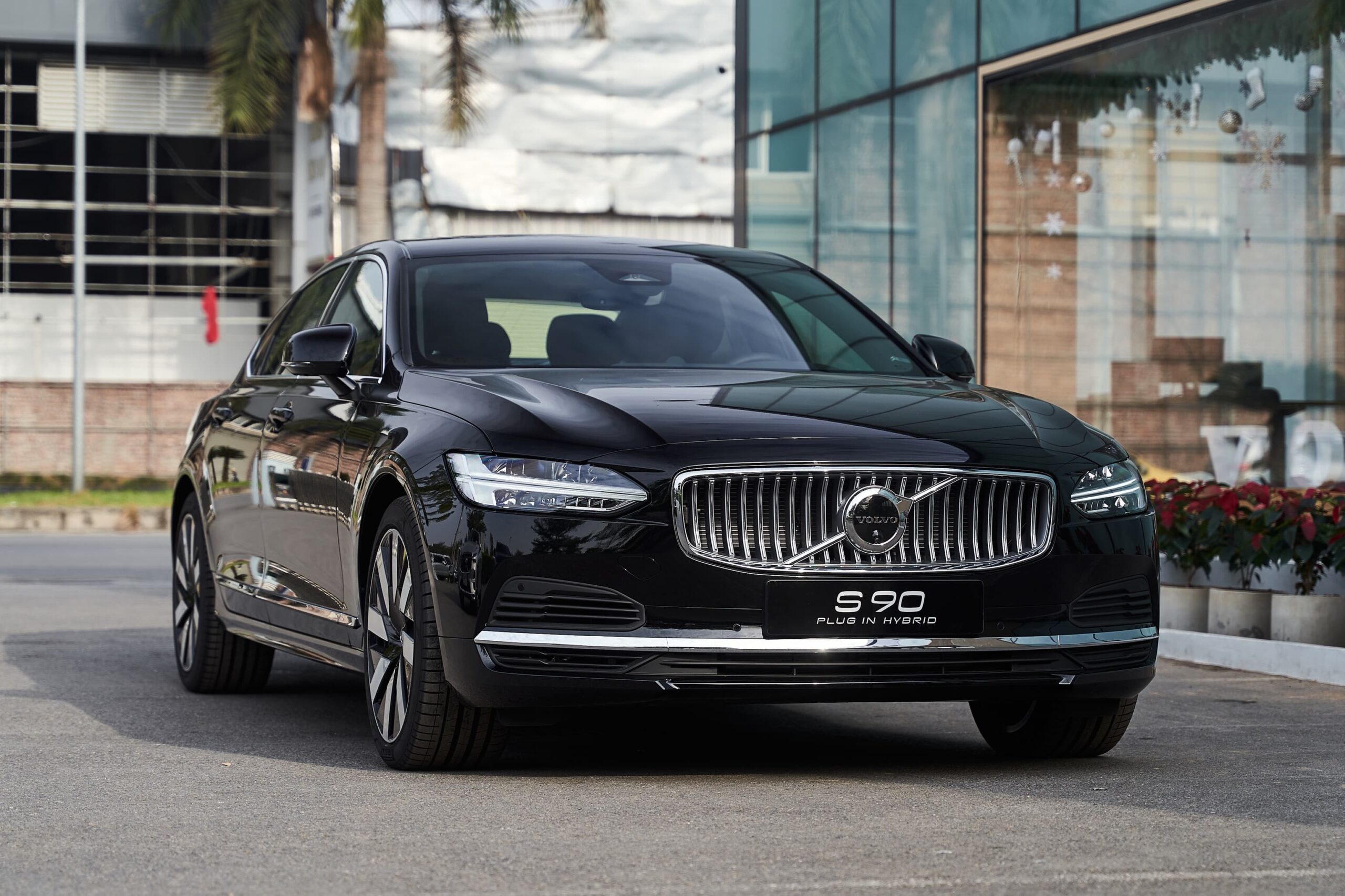 KHÁM PHÁ S90 PLUG – IN HYBRID ULTRA VÀ NHẬN NGAY ƯU ĐÃI ĐẶC BIỆT TỪ VOLVO CAR HÀ NỘI