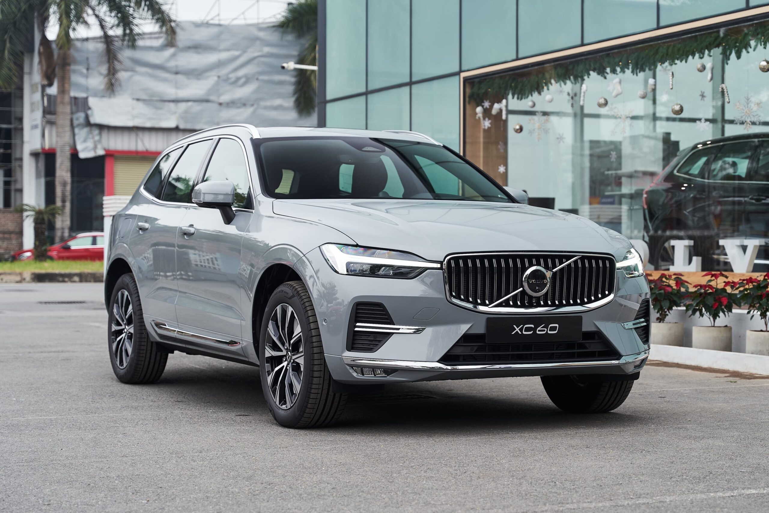 KHÁM PHÁ XC60 ULTRA VỚI GÓI ƯU ĐÃI ĐẾN 200 TRIỆU ĐỒNG TỪ VOLVO CAR HÀ NỘI