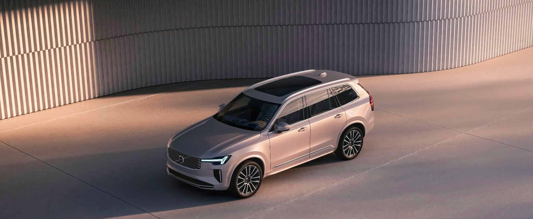 Xe Volvo XC90 Ultra màu bright dusk sang trọng tại showroom Volvo Car Hà Nội